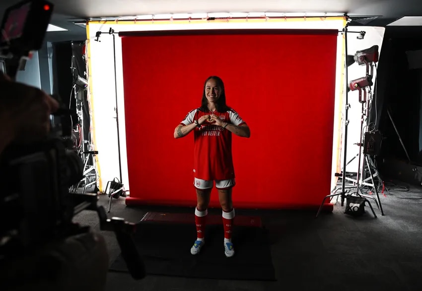 Gallery: Reuteler arrives at Arsenal