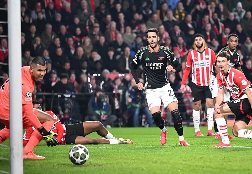 Highlights: PSV Eindhoven 1-7 Arsenal