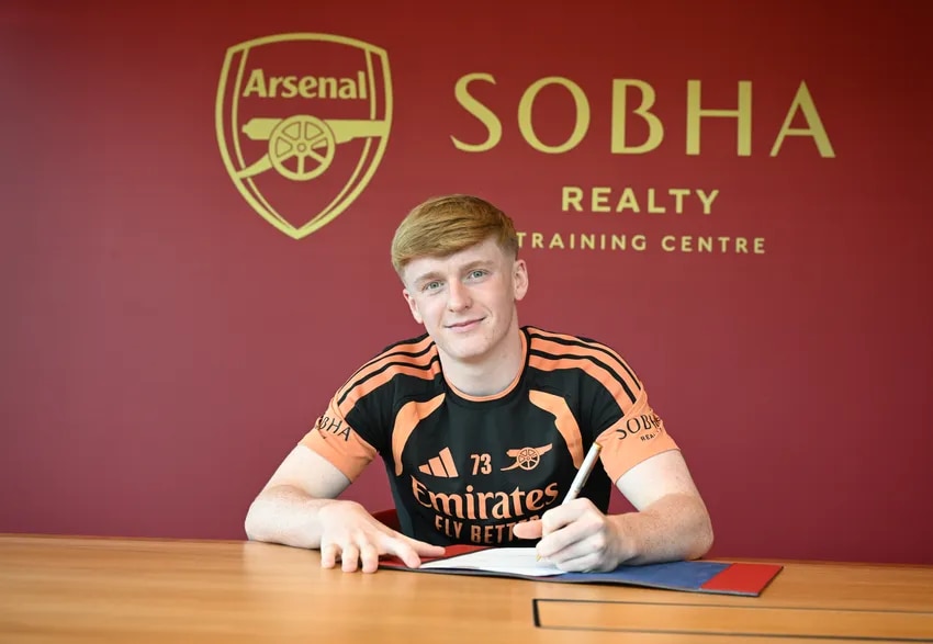 Callan Hamill signs professional contract