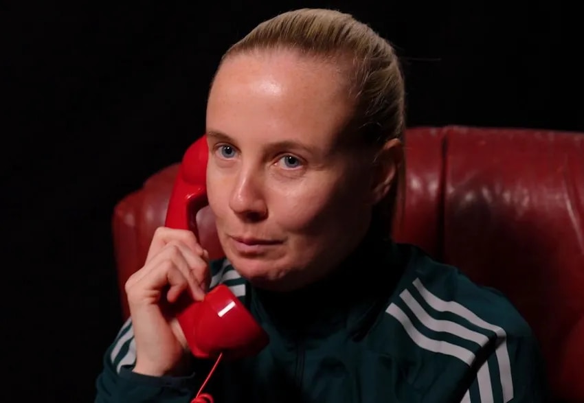 Beth responds to fans in Agony Arsenal