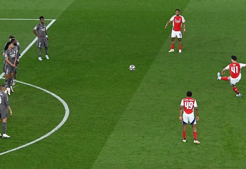 Gunners fire in record Champions League goals haul