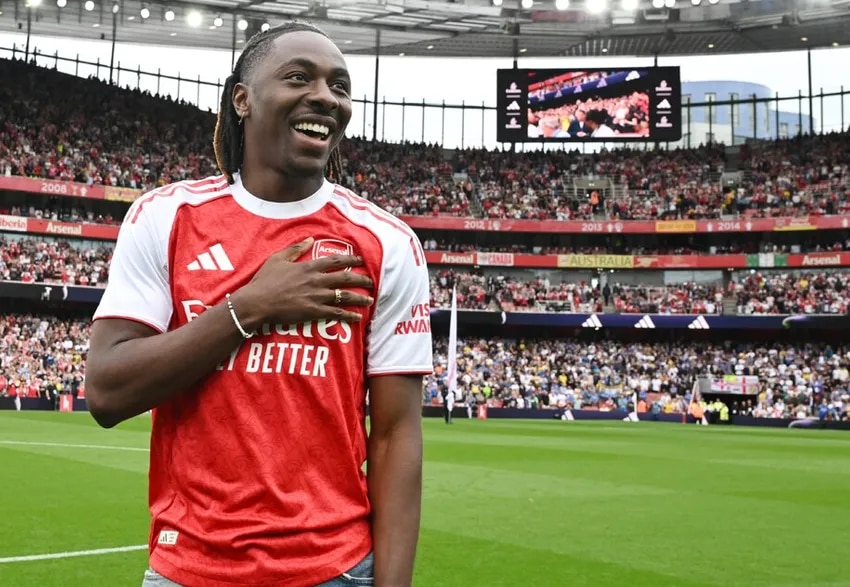 Behind the scenes of Eze's Emirates reveal