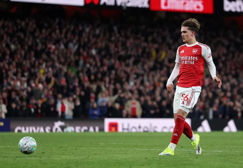 Dowman becomes Arsenal's and Premier League's youngest scorer