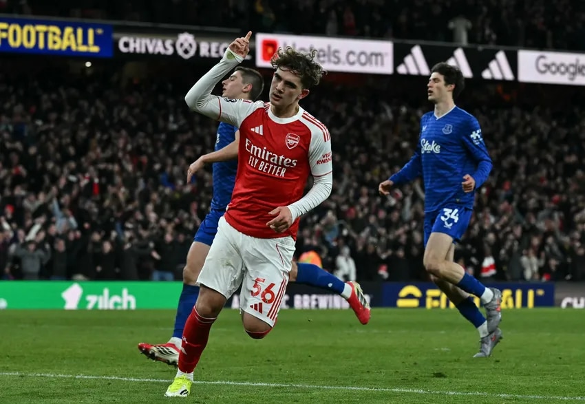 Dowman makes Premier League history with Everton goal