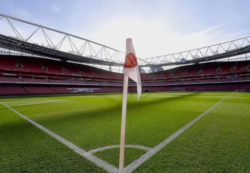 Play on the Pitch