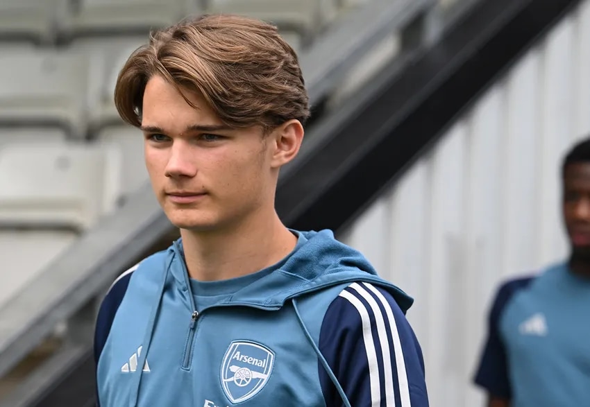Will Sweet joins Dagenham & Redbridge on loan