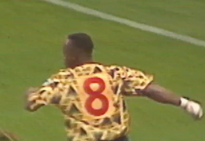 👕 Ian Wright as our new away kit inspiration