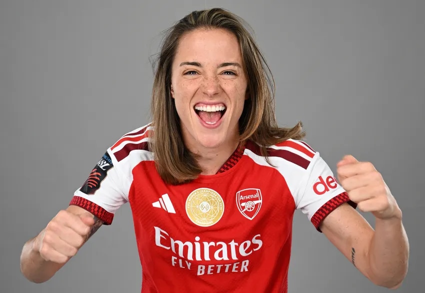 The best photos as Batlle becomes a Gunner