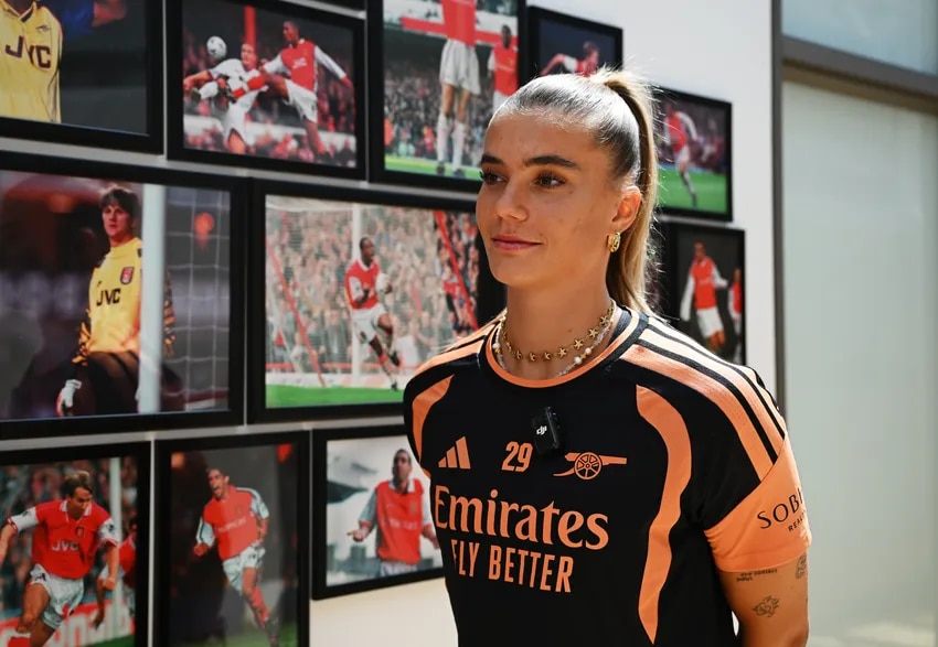 24 great photos of Cerci’s first day at Arsenal