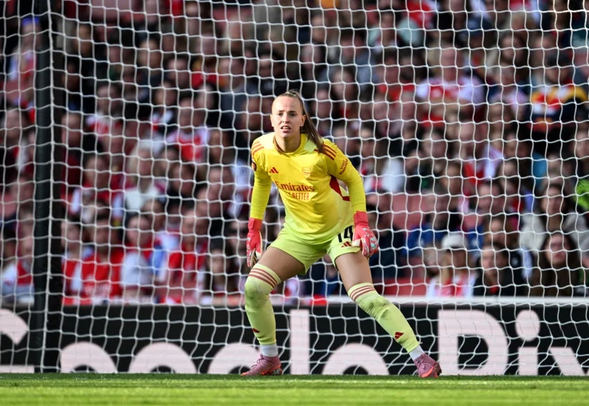 Daphne wins WSL Save of the Month for March