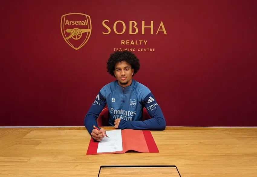 Jaden Dixon joins from Stoke City