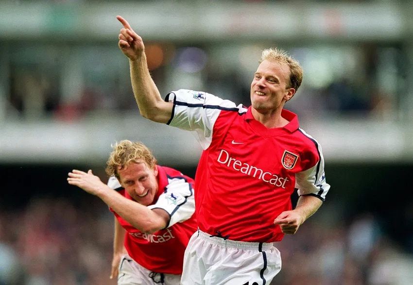 🎩 Bergkamp brilliance