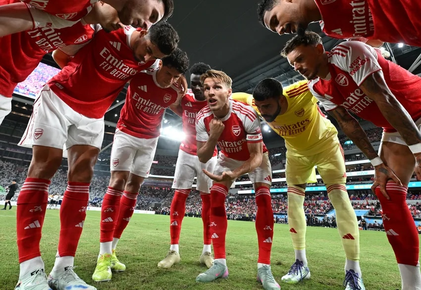 Discover Odegaard's captaincy style in Modern Leader