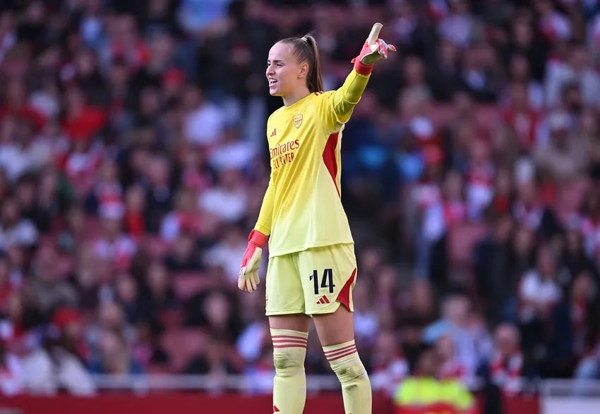 Van Domselaar wins WSL Save of the Month award