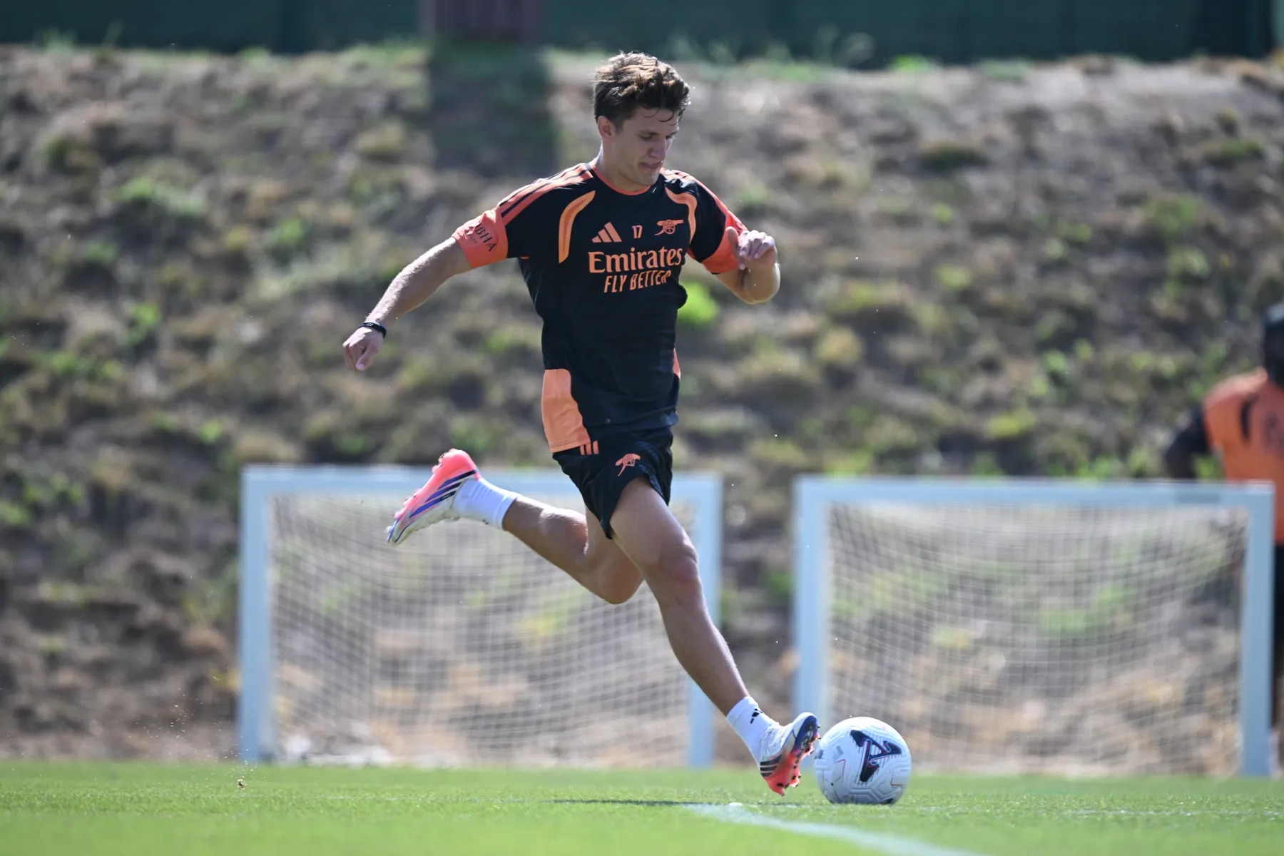 Team news: Tzolis starts against Girona